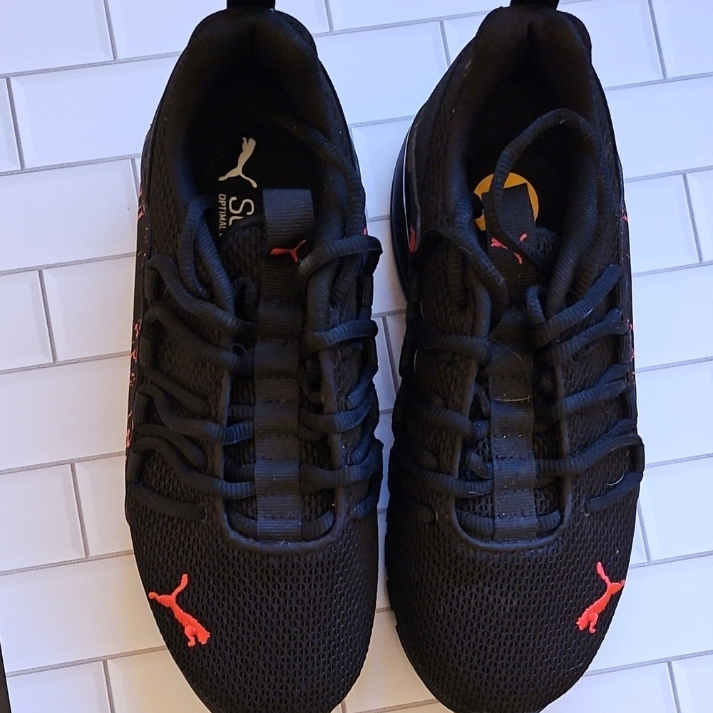 Puma Men's Black and Red Athletic Shoes